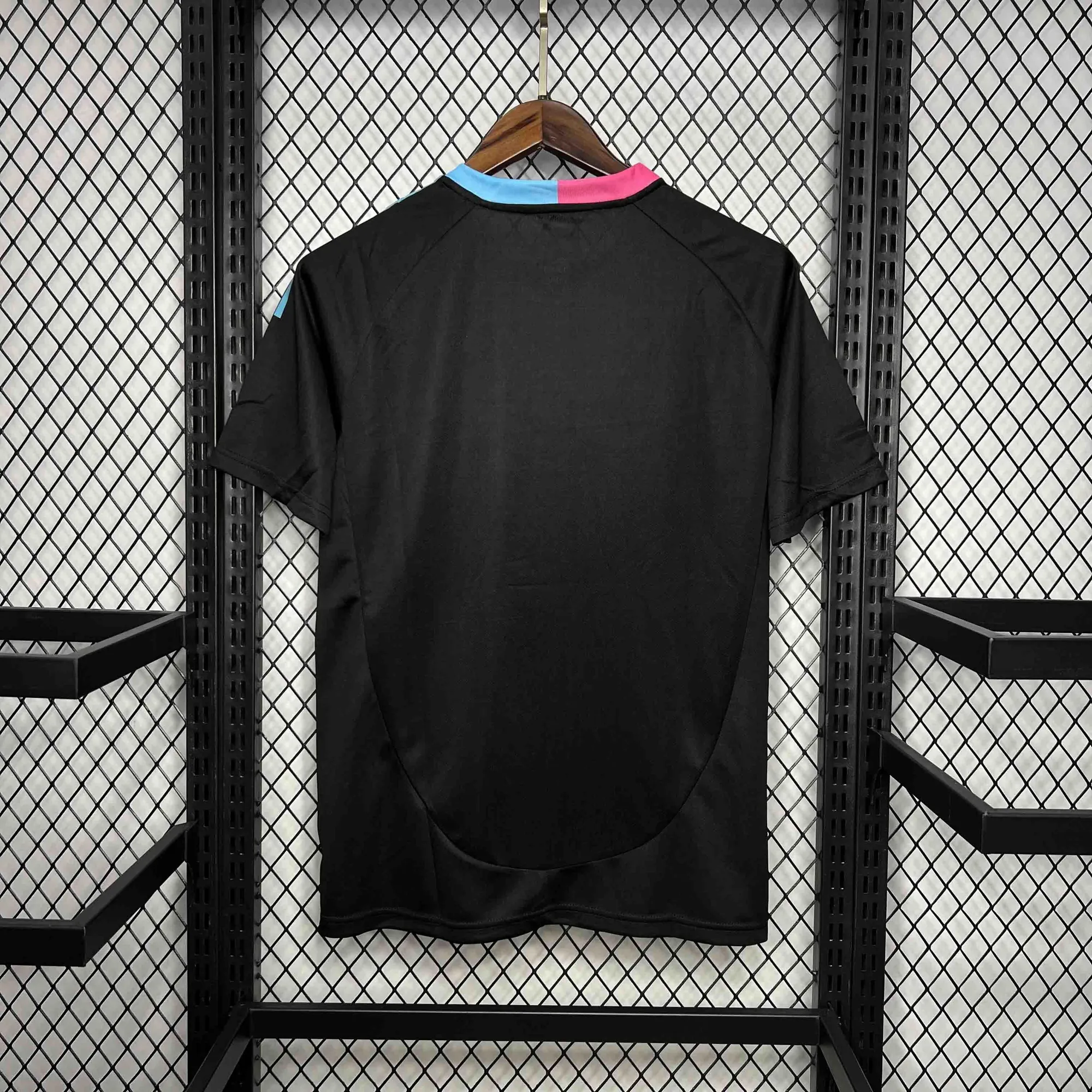 24-25 Inter Miami Special Edition Black Kit Soccer Uniform AAAAJerseys Dropshipping Yupoo 5