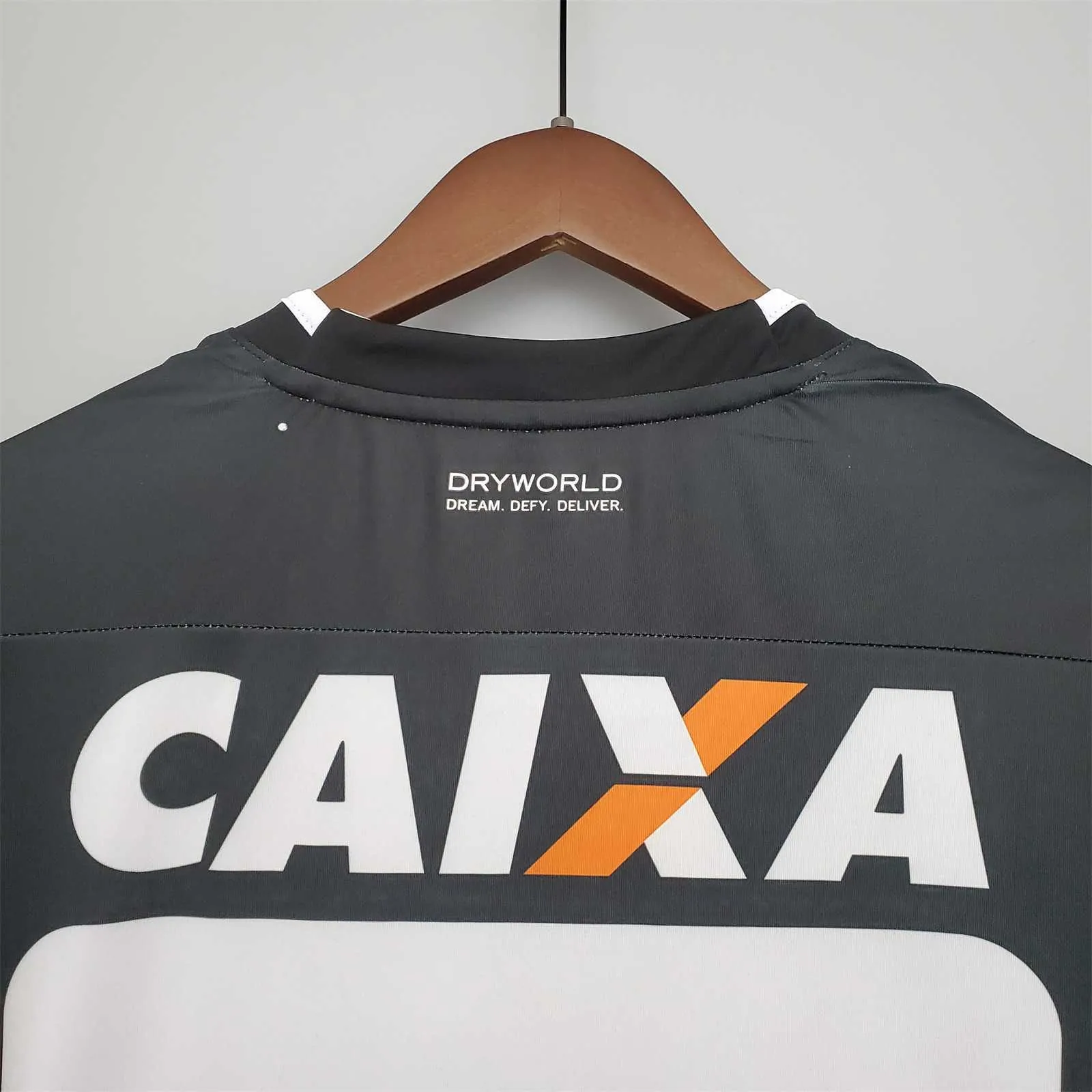 16-17 Atletico Mineiro home 6