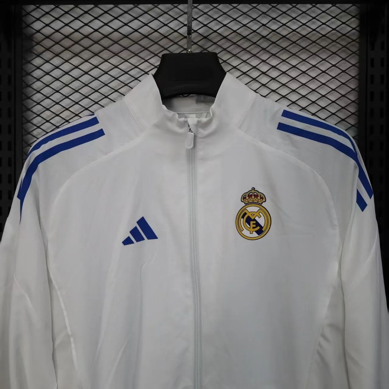 25-26 Real Madrid White Windbreaker Jacket AAAAJersey Supply Yupoo 2
