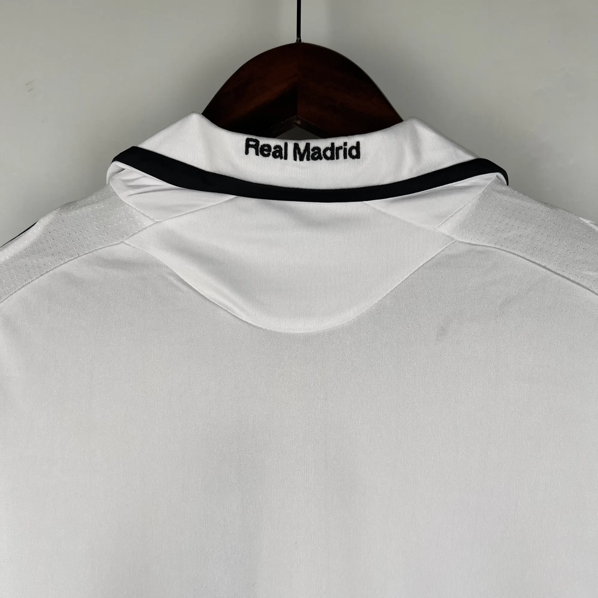08-09 Real Madrid Retro Home Kit Vintage White Shirt Football Jerseys Yupoo 6