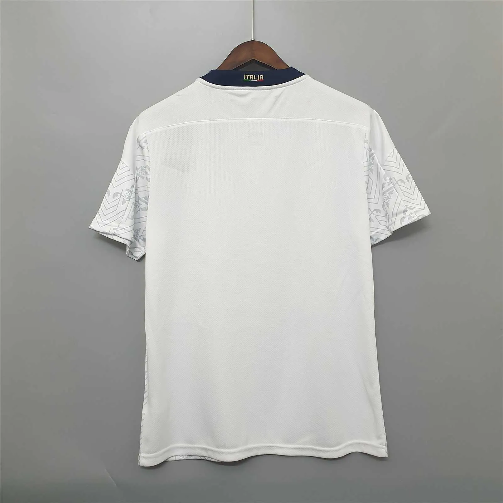 2020 Italy away white 8
