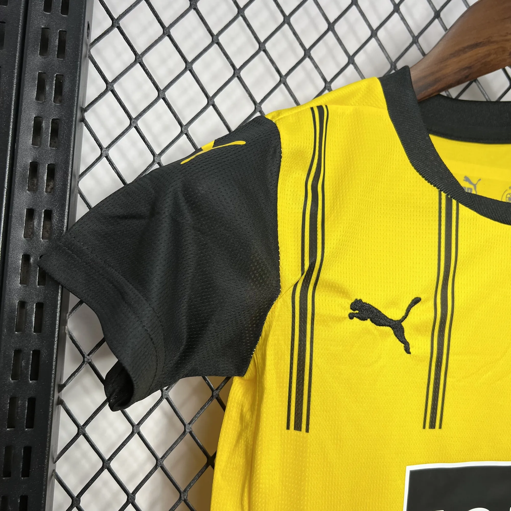24-25 Borussia Dortmund Home Kids Kits Youth Apparels AAAAJersey Supplier Yupoo 1