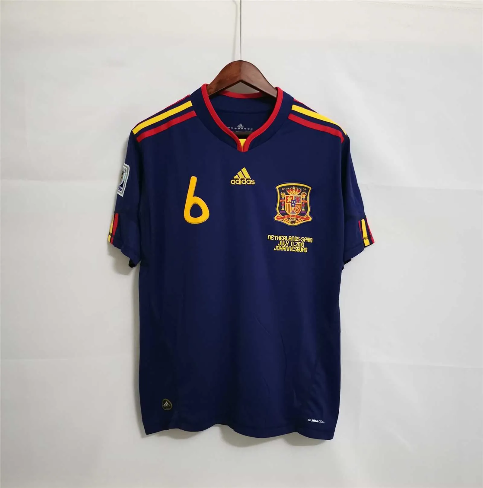 2010 Spain away blue 13