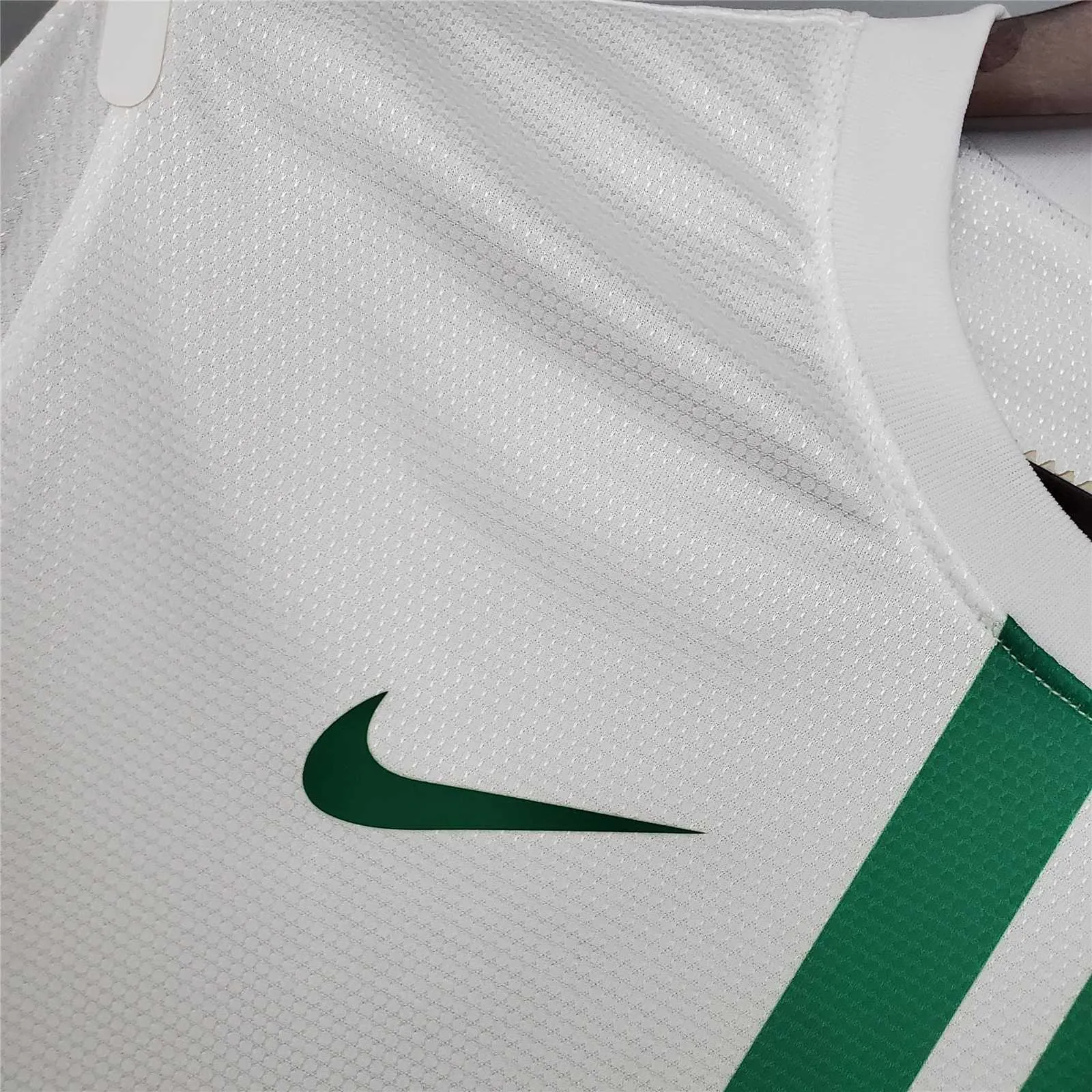 2012 Portugal away white 16
