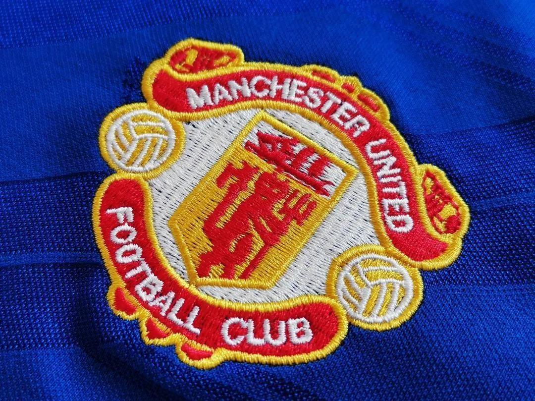 86-88 Manchester United blue away kid kits 1