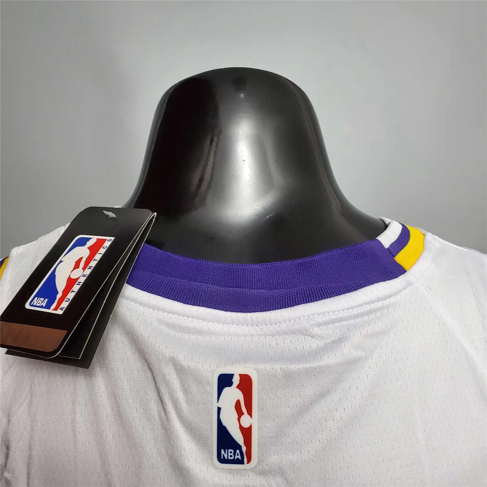 KUZMA #0 Lakers Round neck white 3