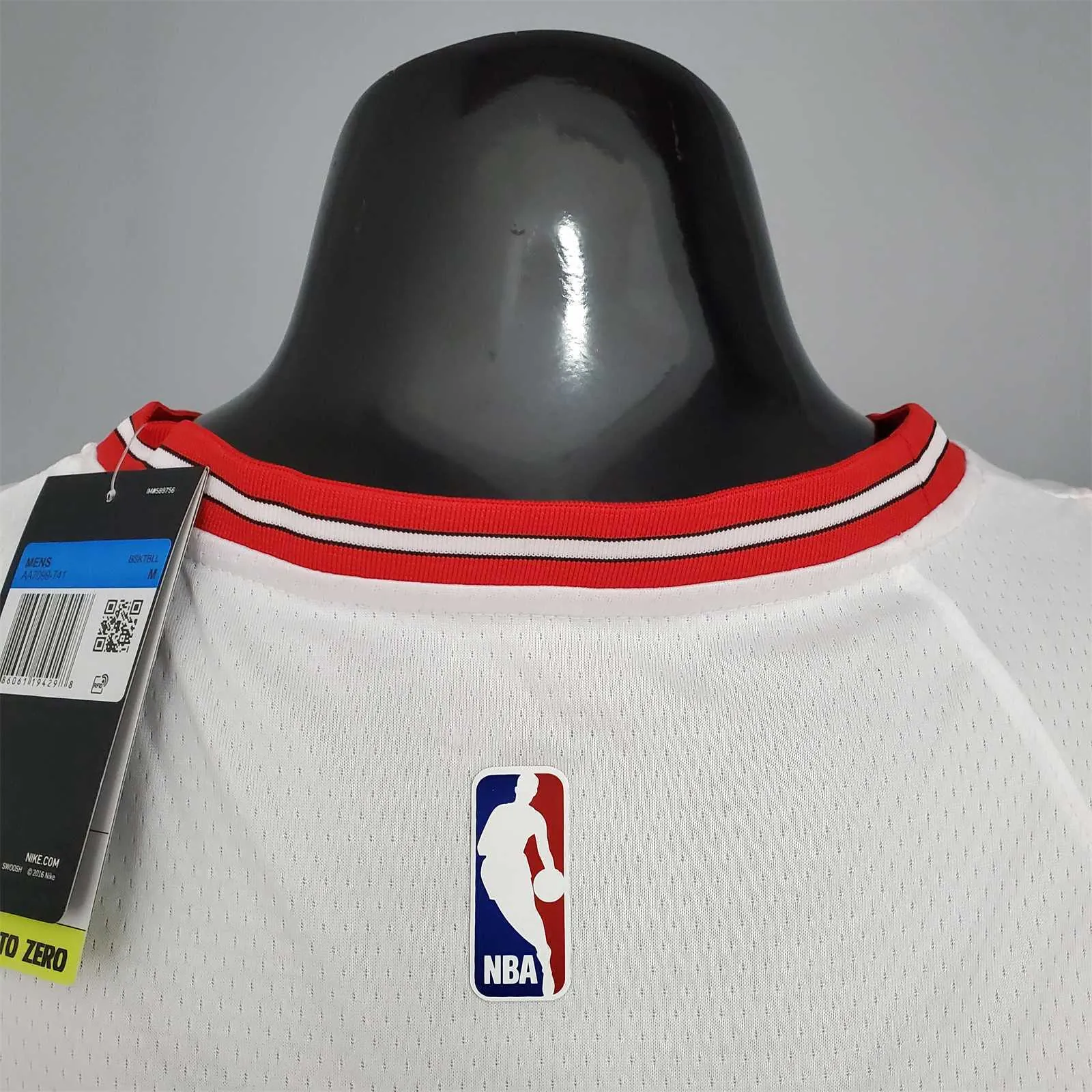 BALL#2 Chicago Bulls white 3