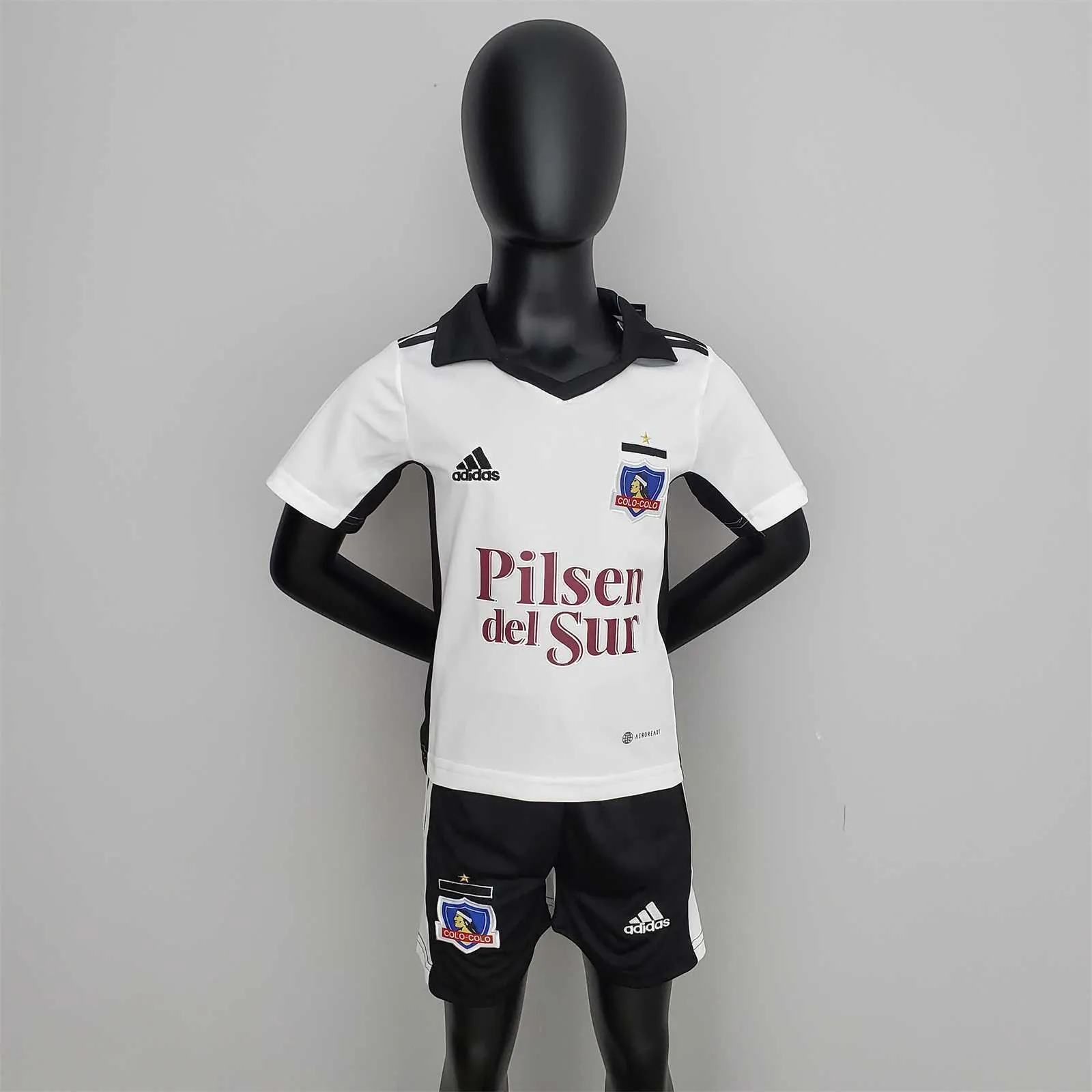 22-23 Colo-Colo home kids kit 10