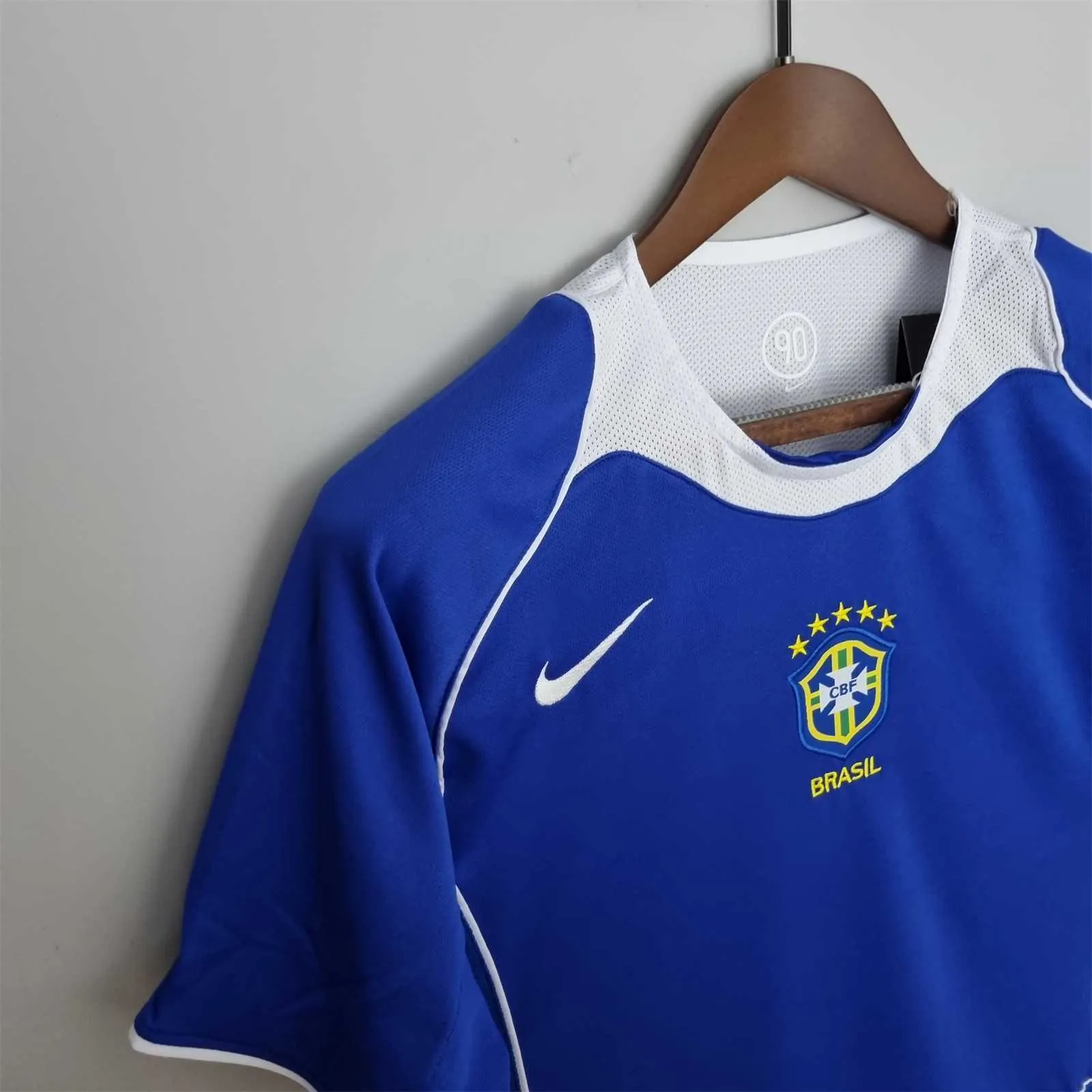 2004 Brazil away 5