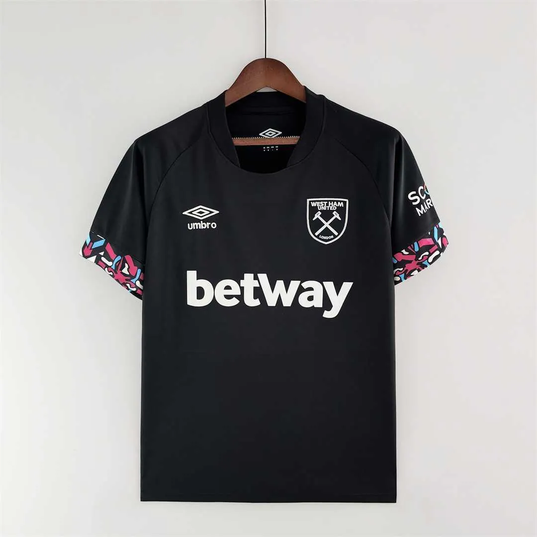 22-23 West Ham United away 9
