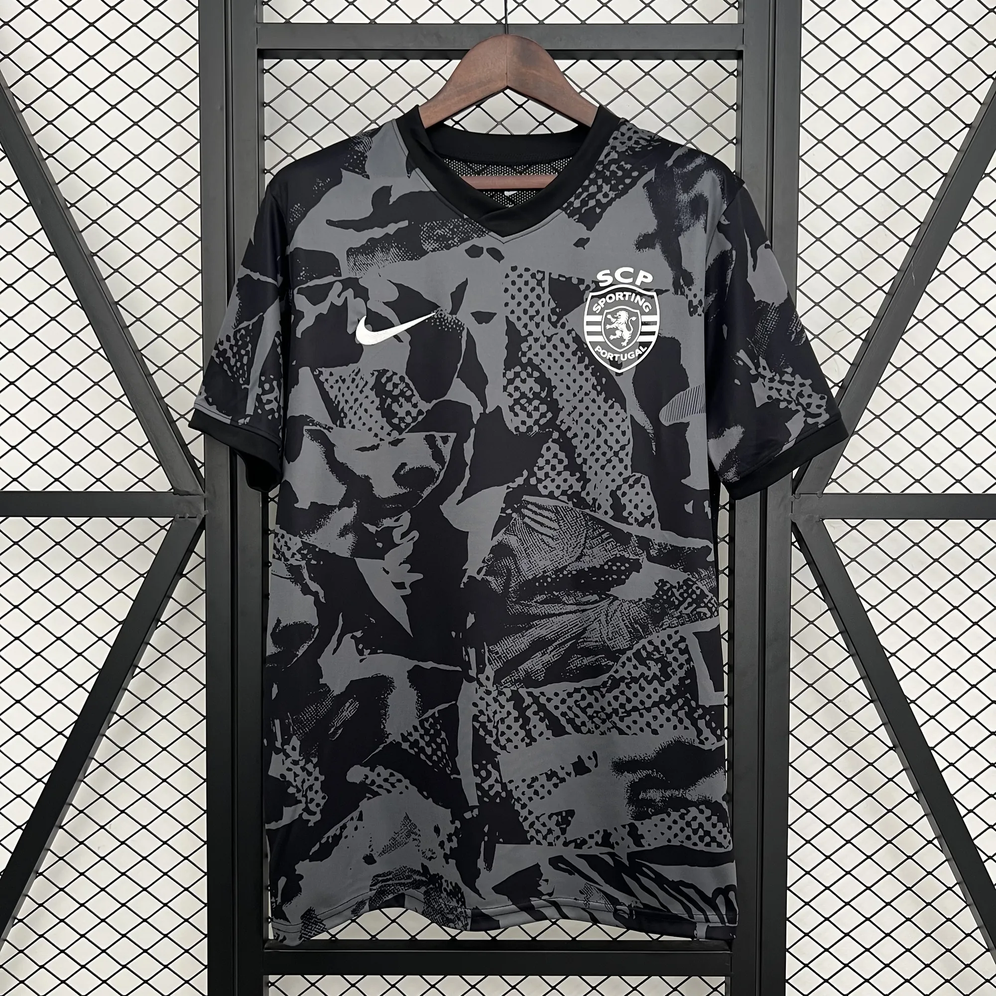 25-26 Sporting Lisbon Training Kit Football Uniform Black Shirt AAAAJersey Supply Yupoo 6