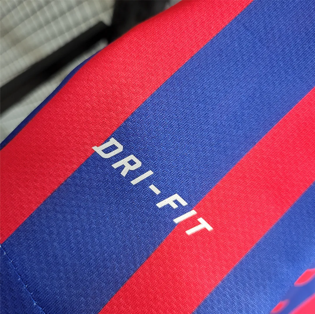 11-12 Barcelona home 7