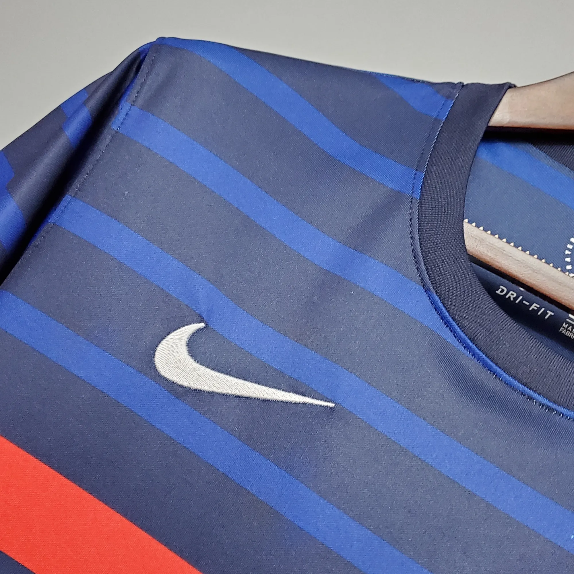 2020 France home 3