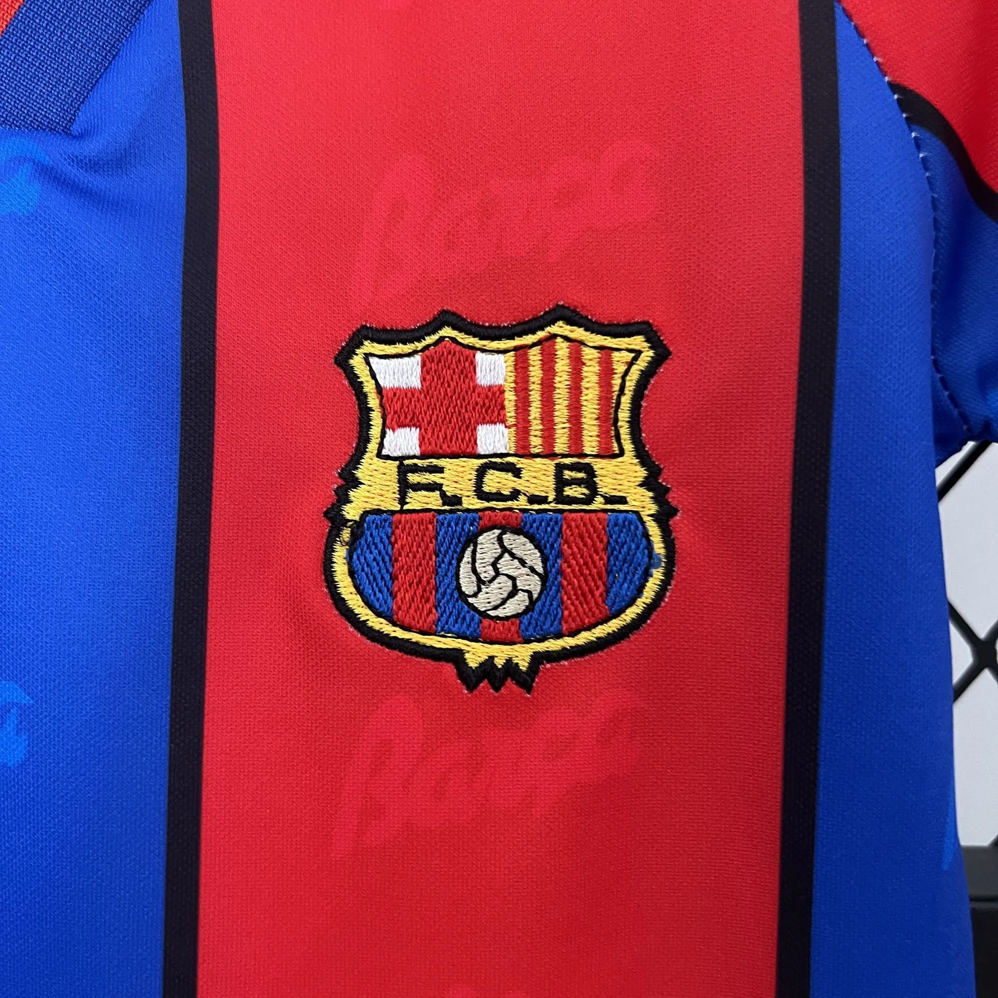 95-97 Barcelona Home Retro Kid Kits Youth Apparels AAAAJersey Wholesale Yupoo 3