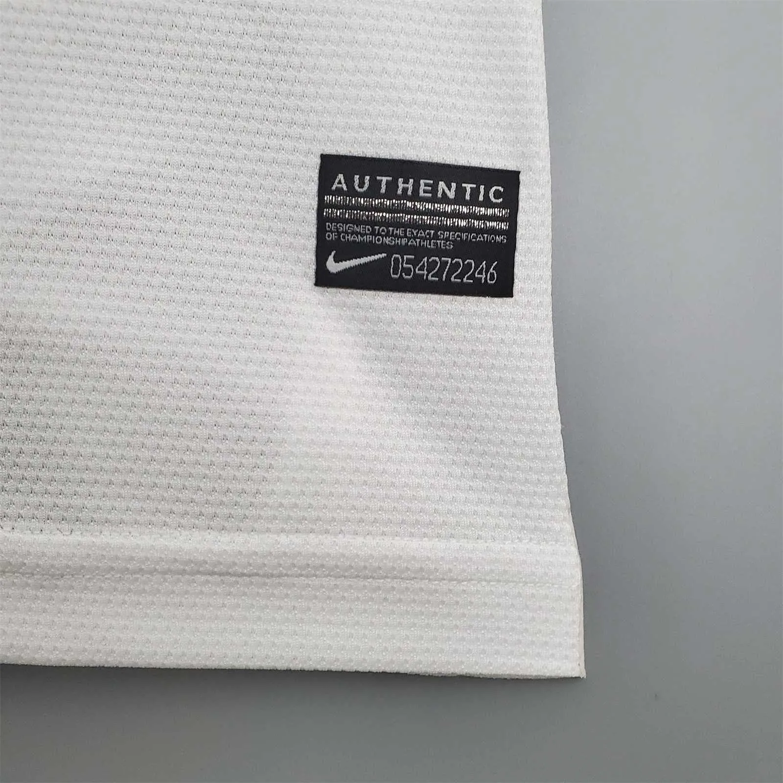 13-14 Manchester United away white 4