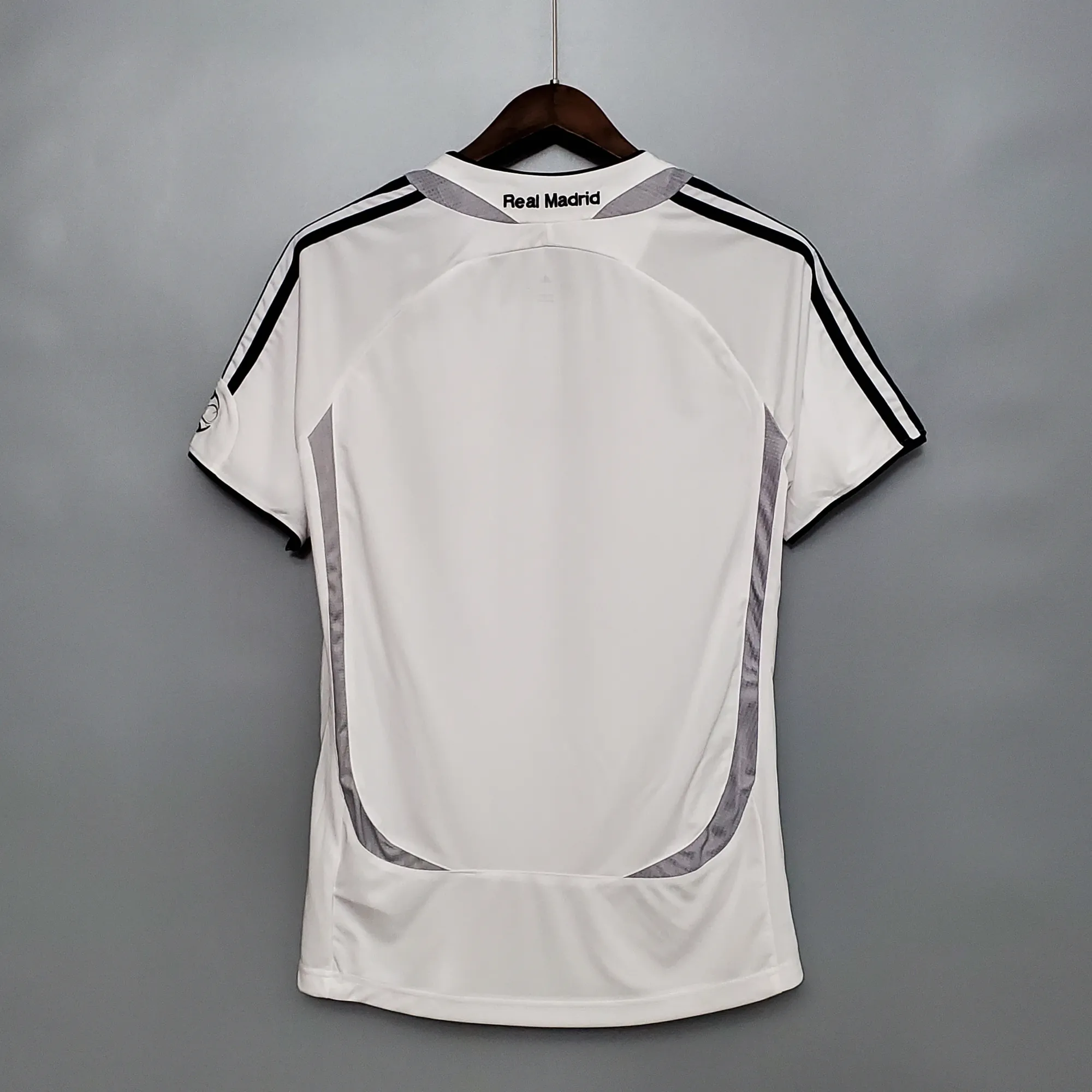 06-07 Real Madrid home white 11