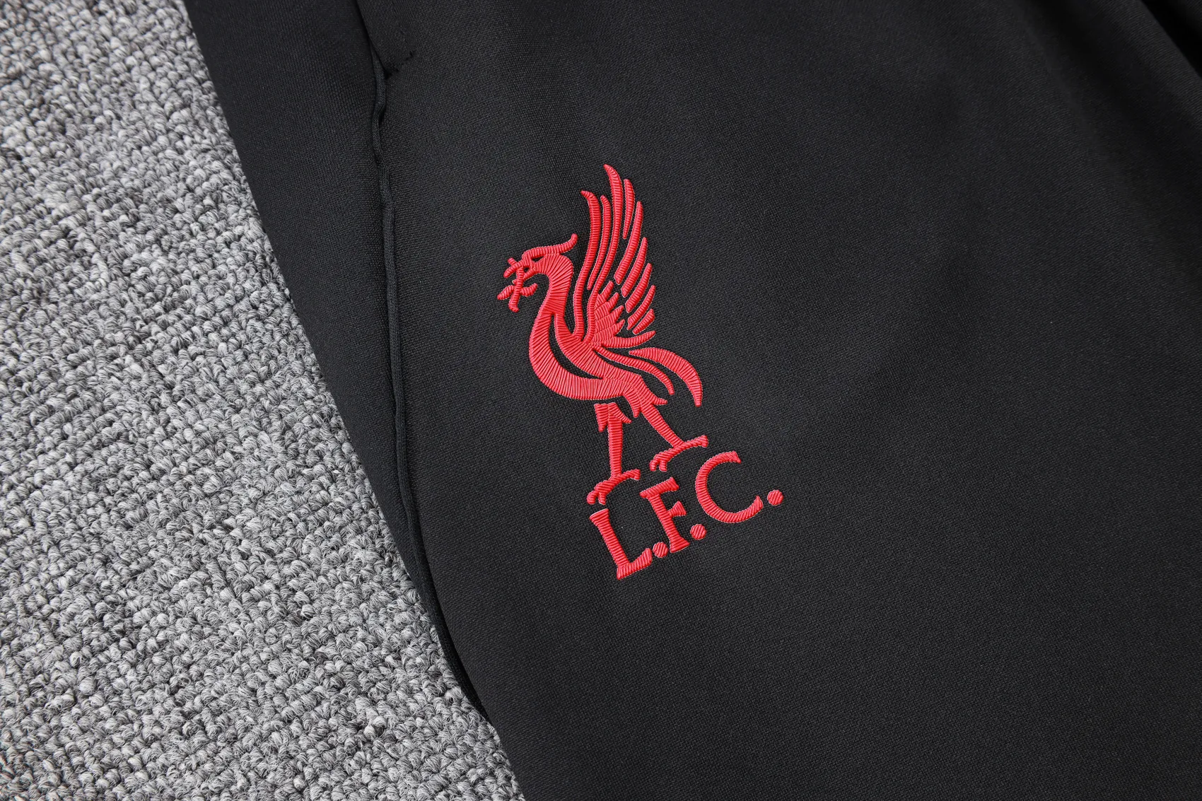 25-26 Liverpool Black Training Player Version Kits Football Tracksuits 1