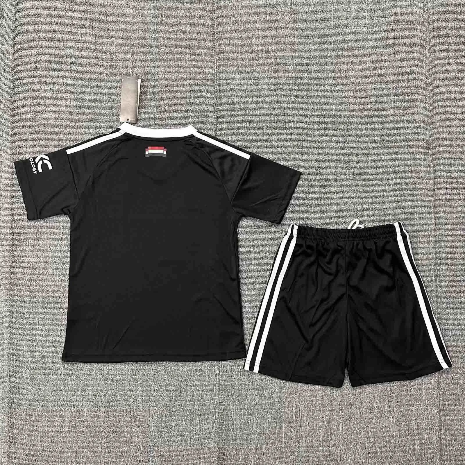 24-25 Manchester United Goalkeeper Black Kids Kits Youth Apparels AAAAJersey Supplier Yupoo 1