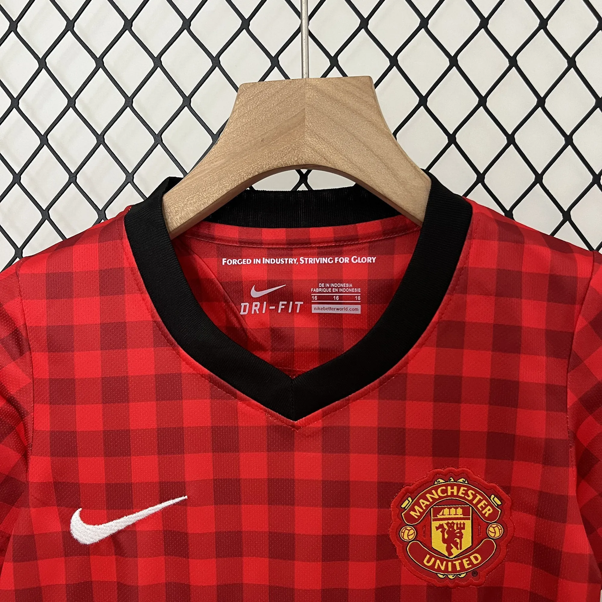 12-13 Manchester United Home Retro Kid Kits Youth Apparels AAAAJersey Wholesale Yupoo 3