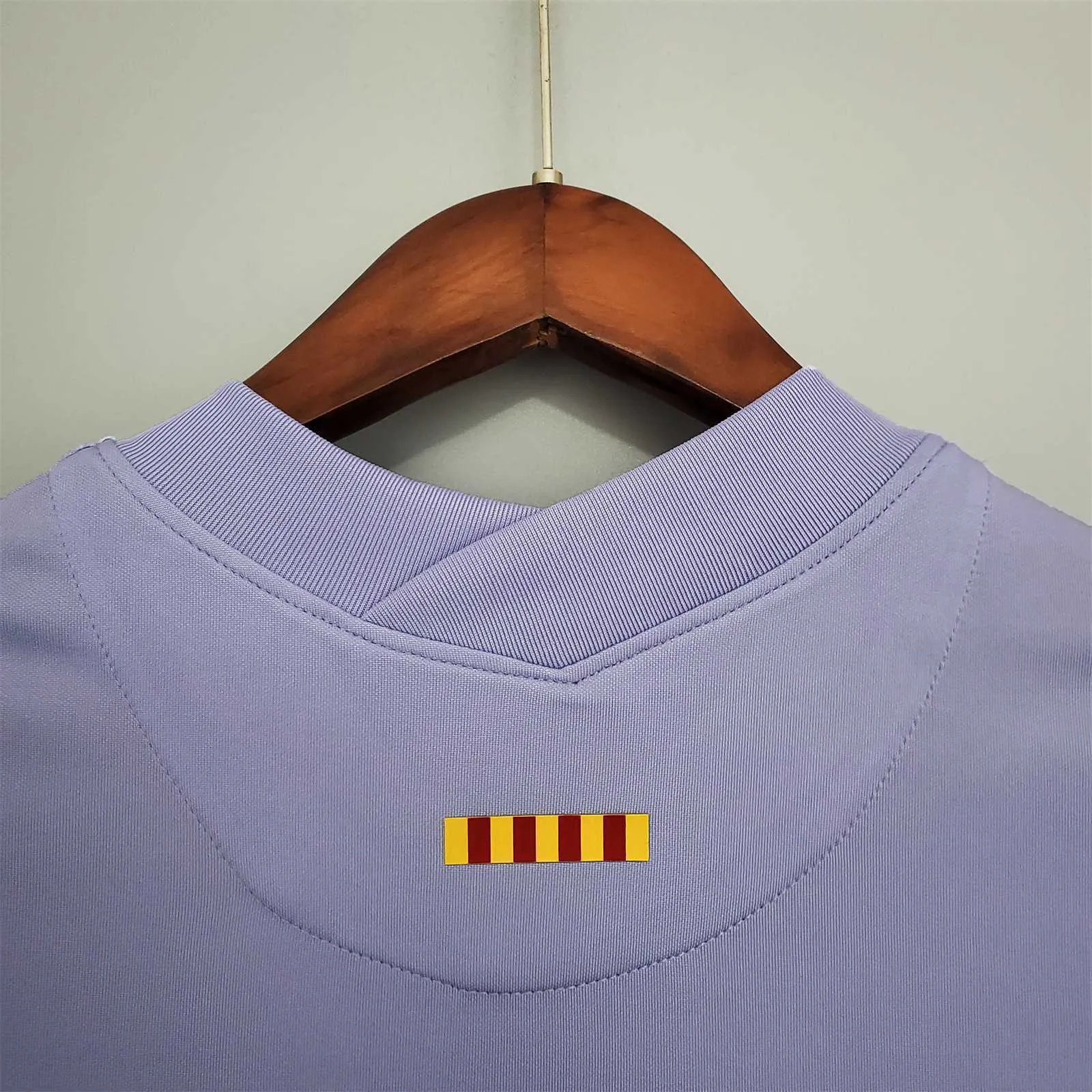 21-22 Barcelona away 5