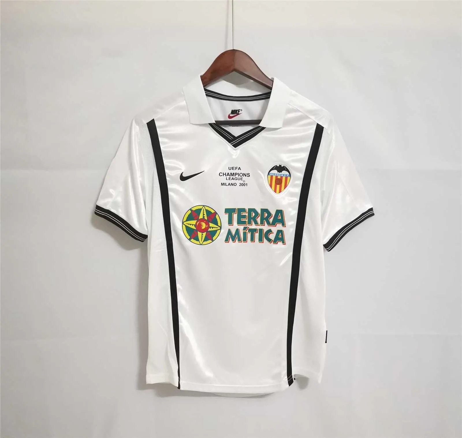 00-01 Valencia home 3