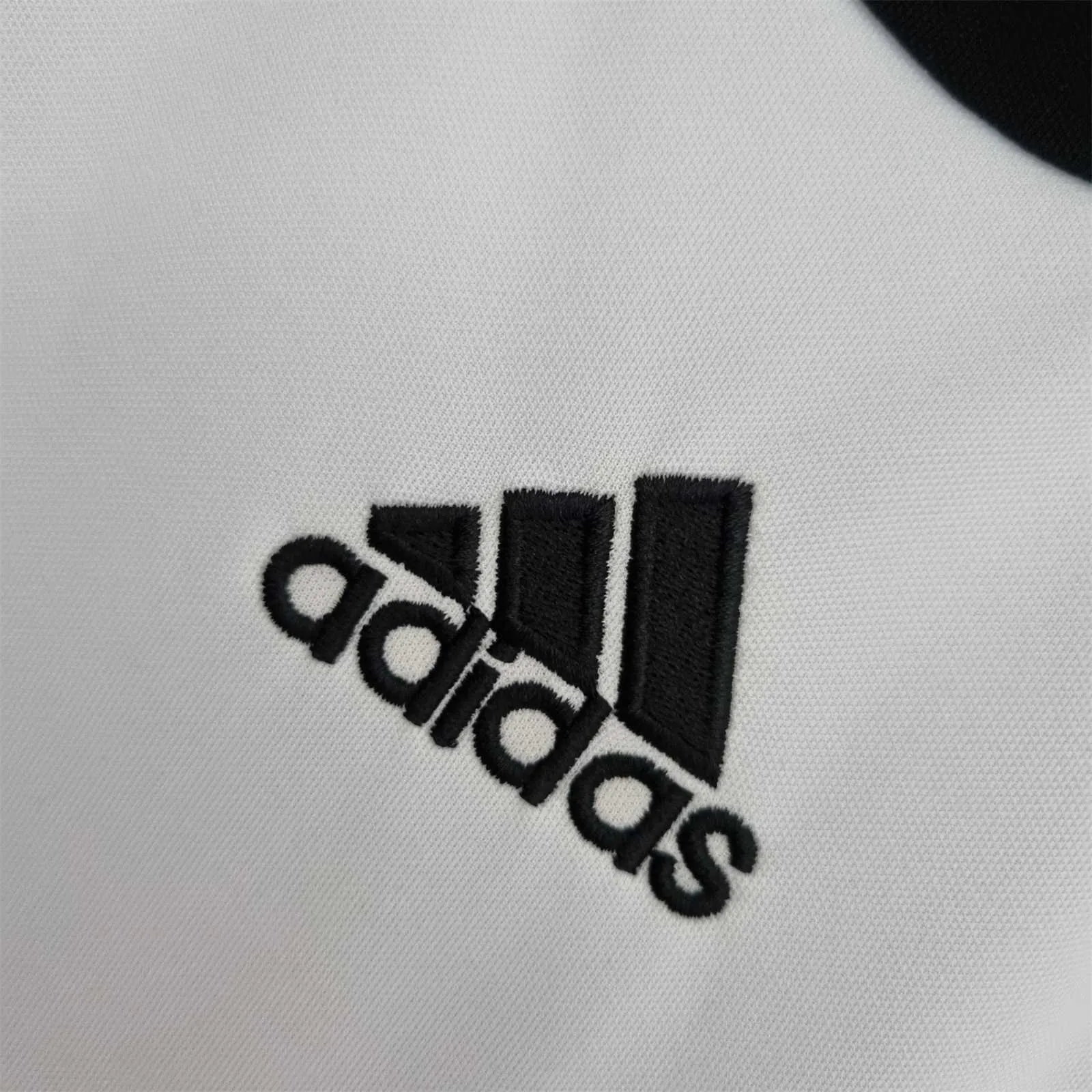 22-23 Manchester United training suit white 6
