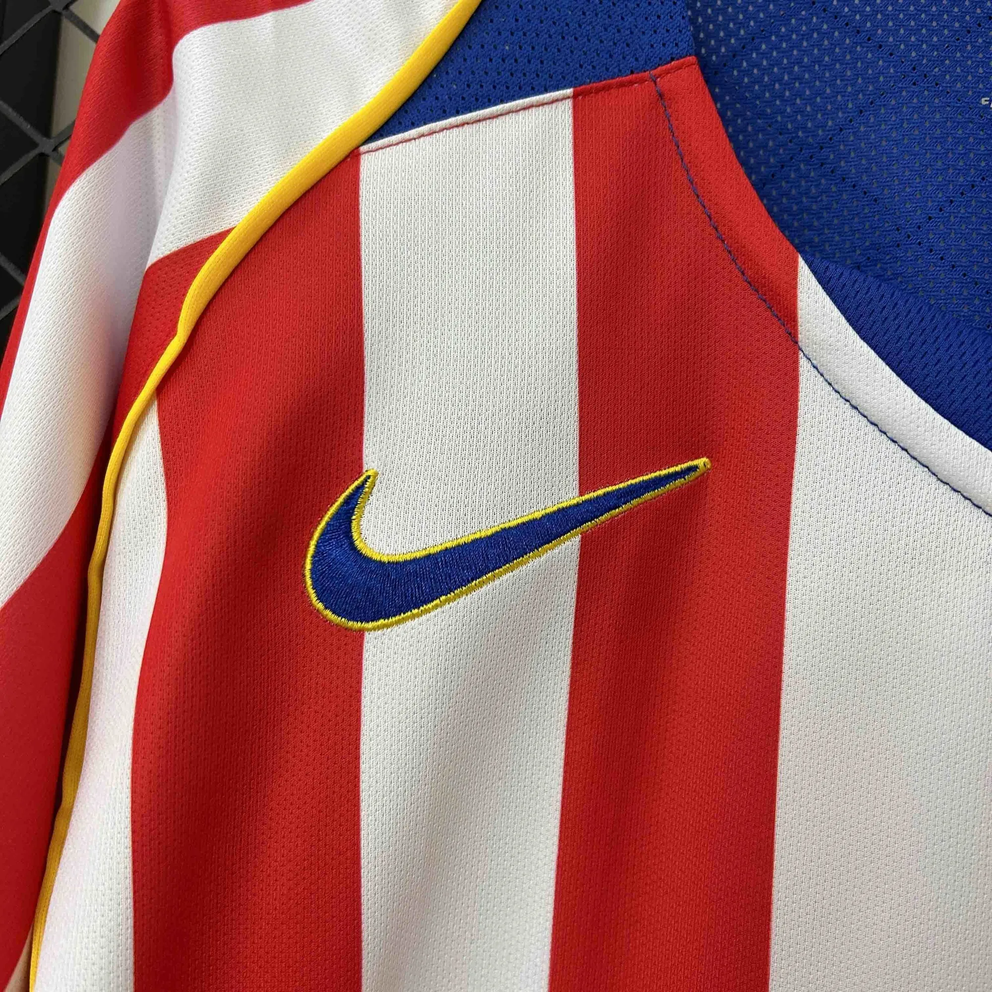 04-05 Atletico Madrid Home Retro Kit Long Sleeve Vintage Shirt AAAAJersey Supplier Yupoo 4