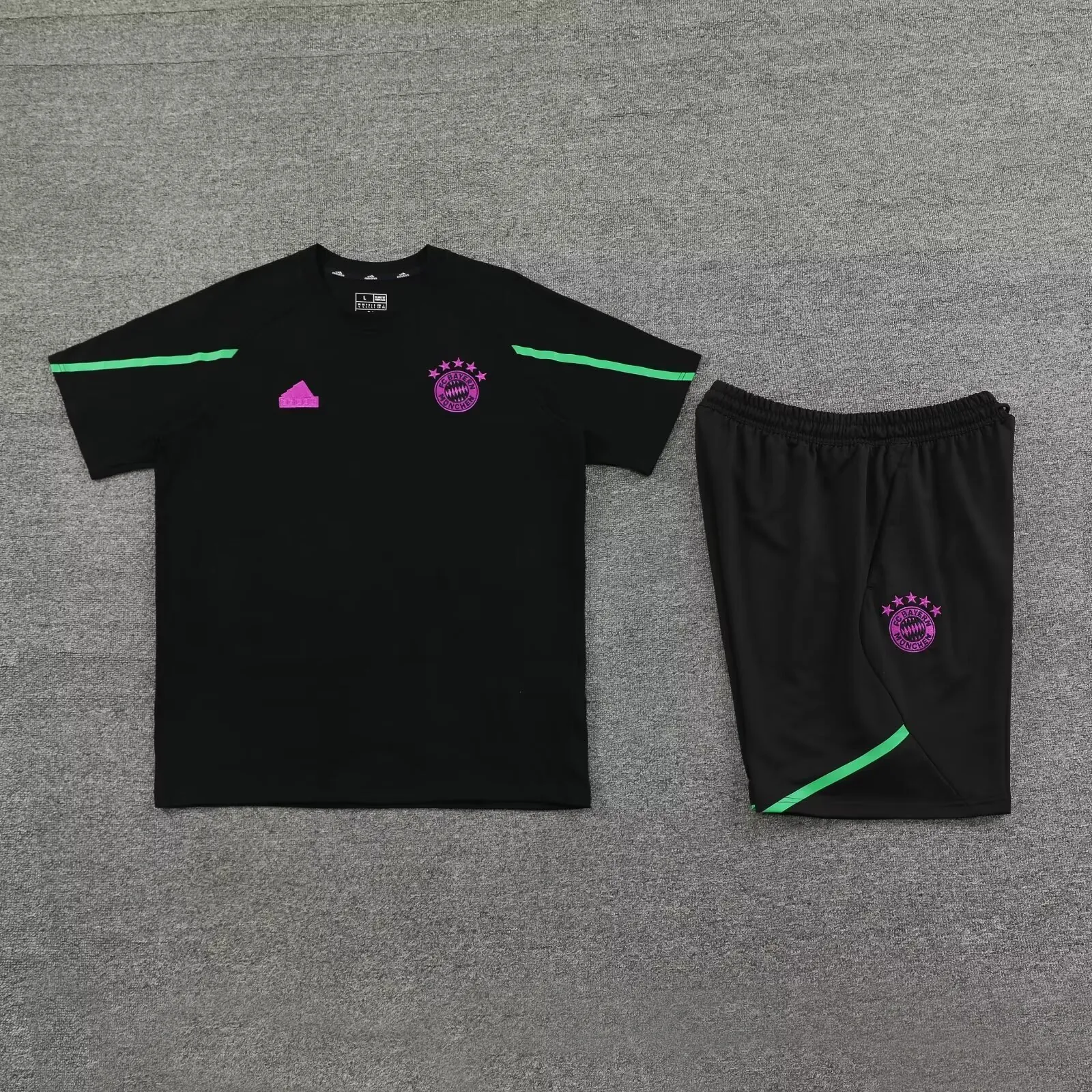 24-25 Bayern Training Soccer Jerseys Football Shirts 2