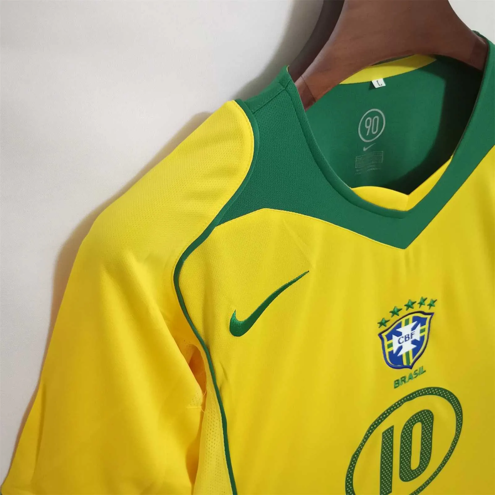 2004 Brazil home 22