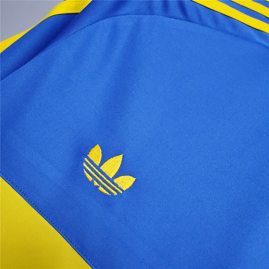 81-82 Boca Juniors home 2