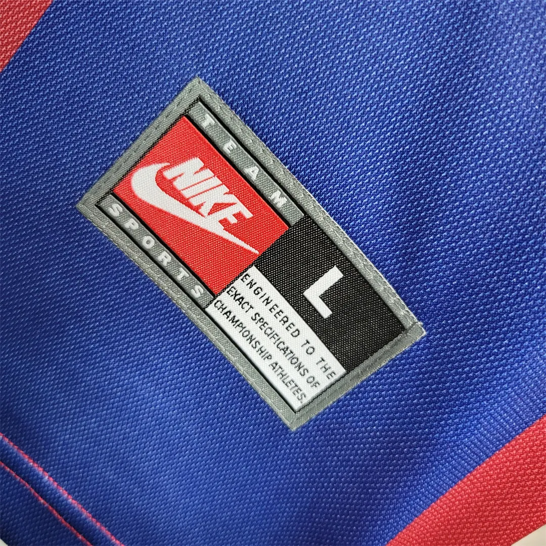 98-99 Barcelona home 1