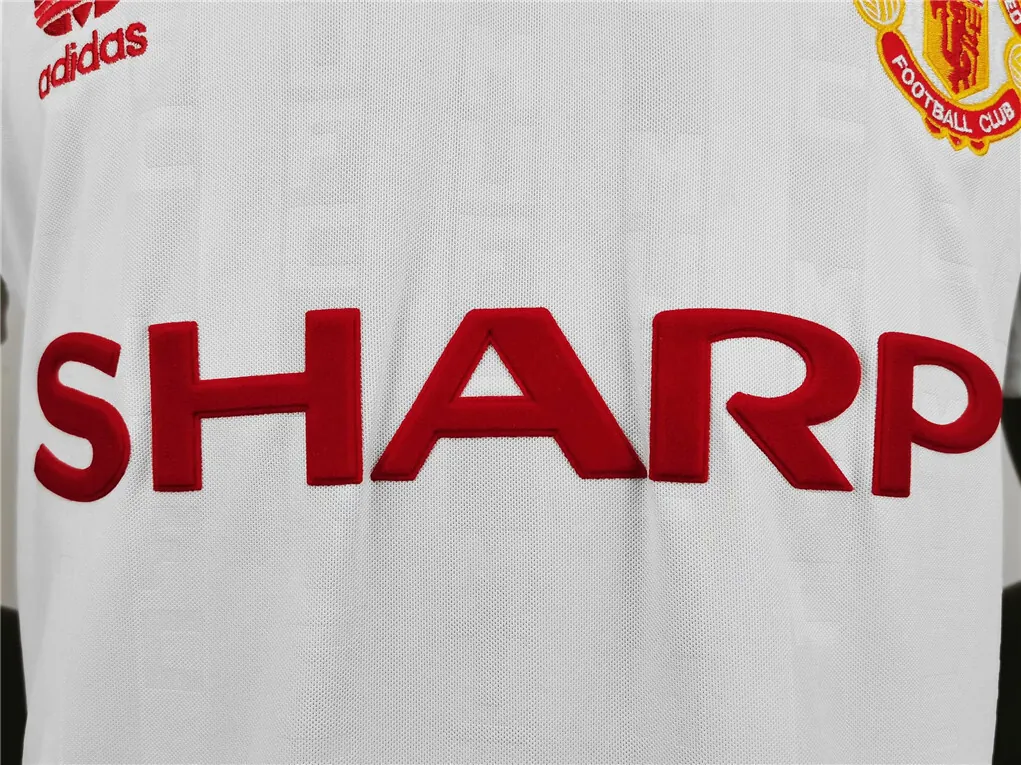 88-90 Manchester United away 3
