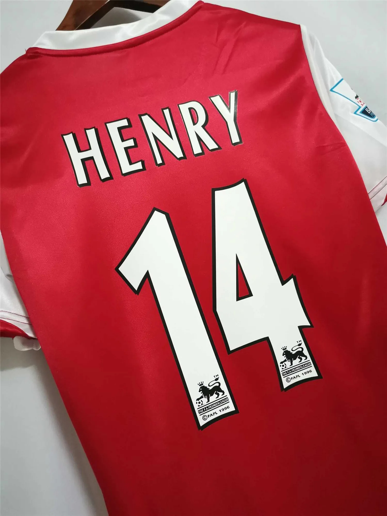 06-07 Arsenal home red 4