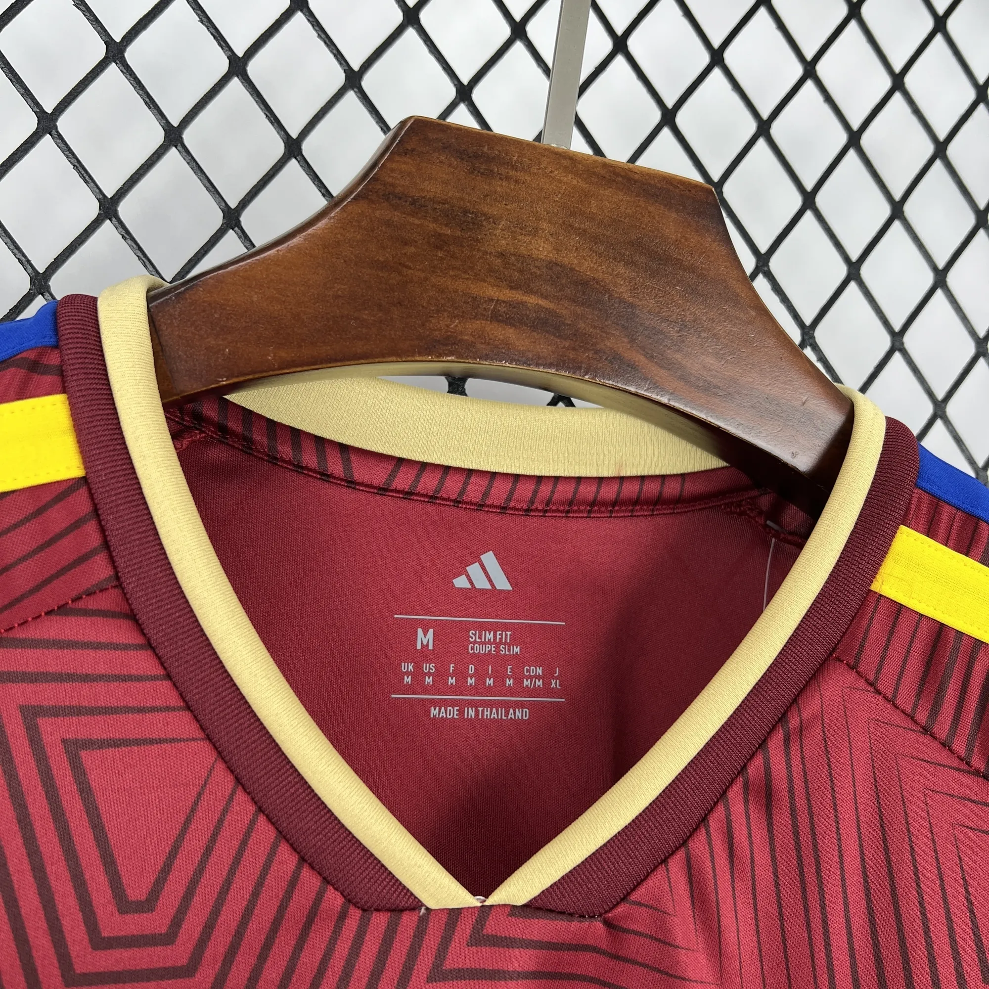 2026 Venezuela World Cup Home Kit Football T-Shirt AAAAJerseys Supply Yupoo 1