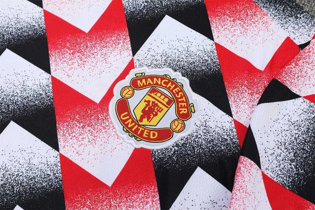 22-23 Manchester United training suit short sleeve kit red black and white color matching 21