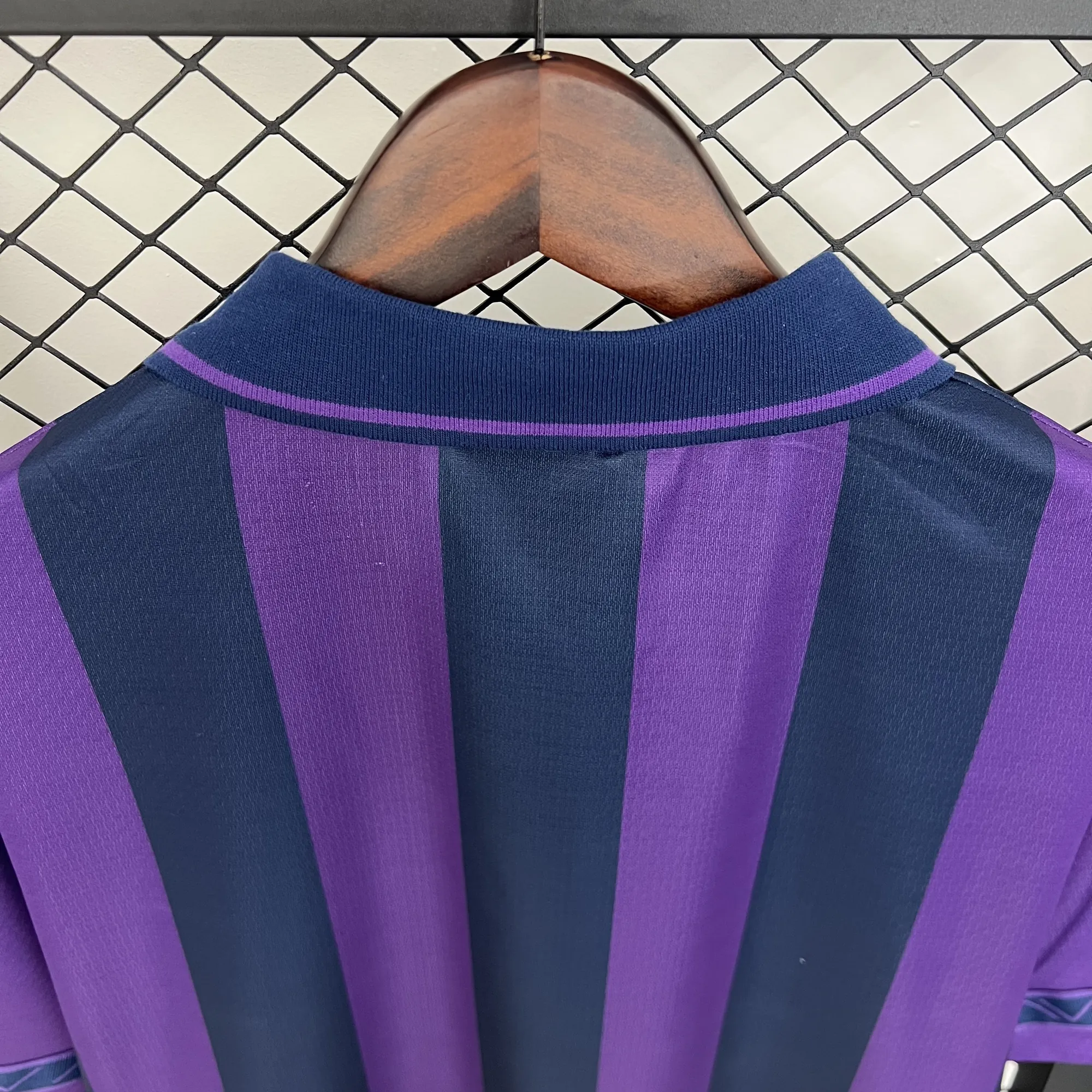 95-97 Tottenham HotSpur Away Retro Kit Vintage Sino Shirt AAAAJersey Wholesale Yupoo 5