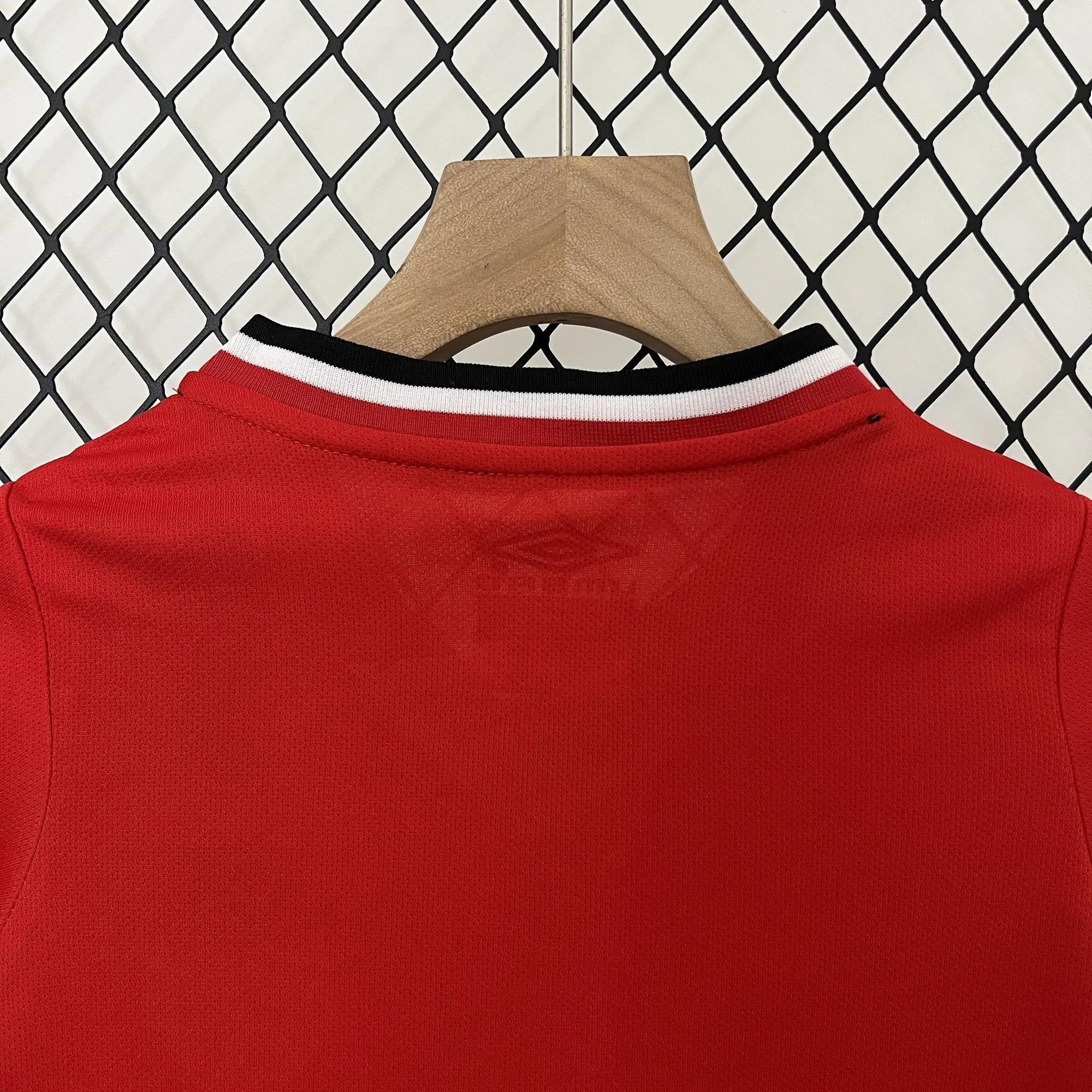 00-01 Manchester United Home Retro Kid Kits Youth Apparels AAAAJersey Wholesale Yupoo 5