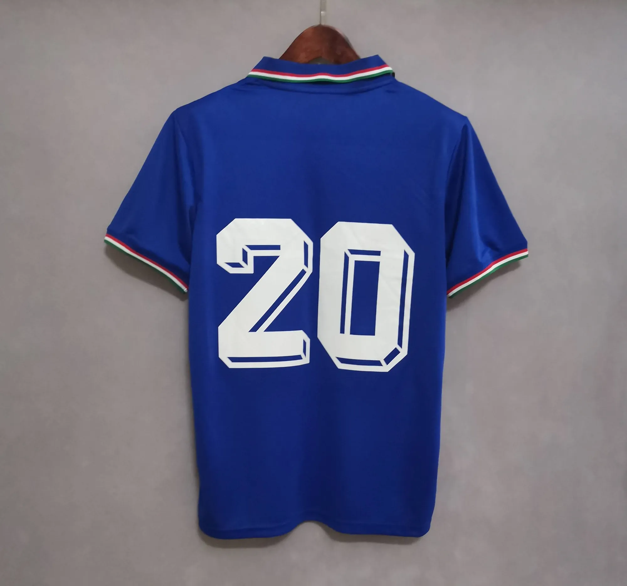 1982 Italy home 7