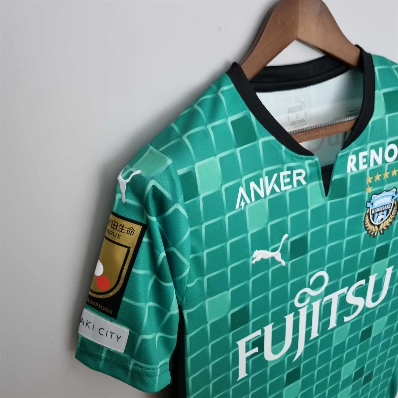 22-23 Kawasaki Frontale third away 10