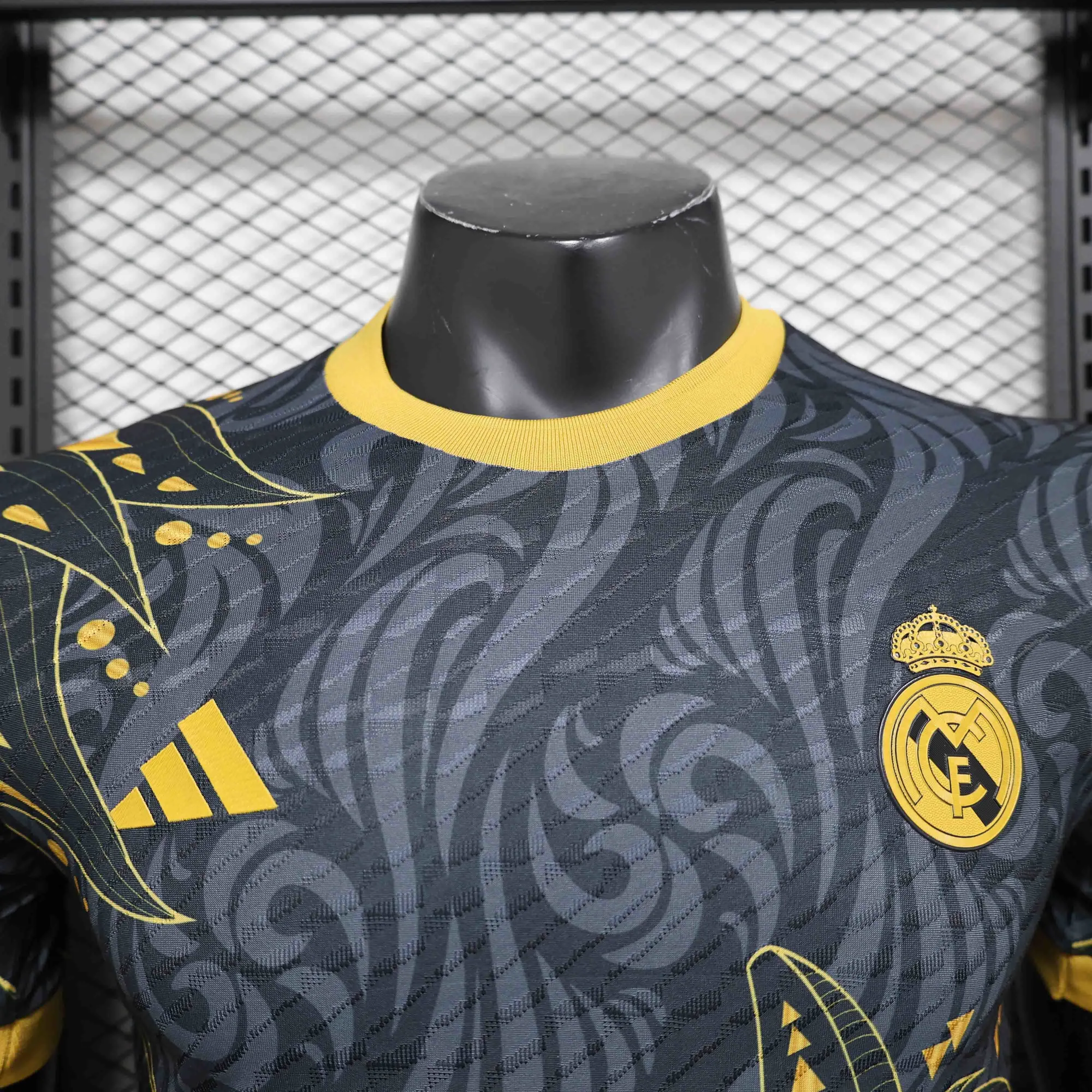 24-25 Real Madrid Black&Golden Special Edition Player Version Shirt Soccer AAAAJersey Yupoo 1