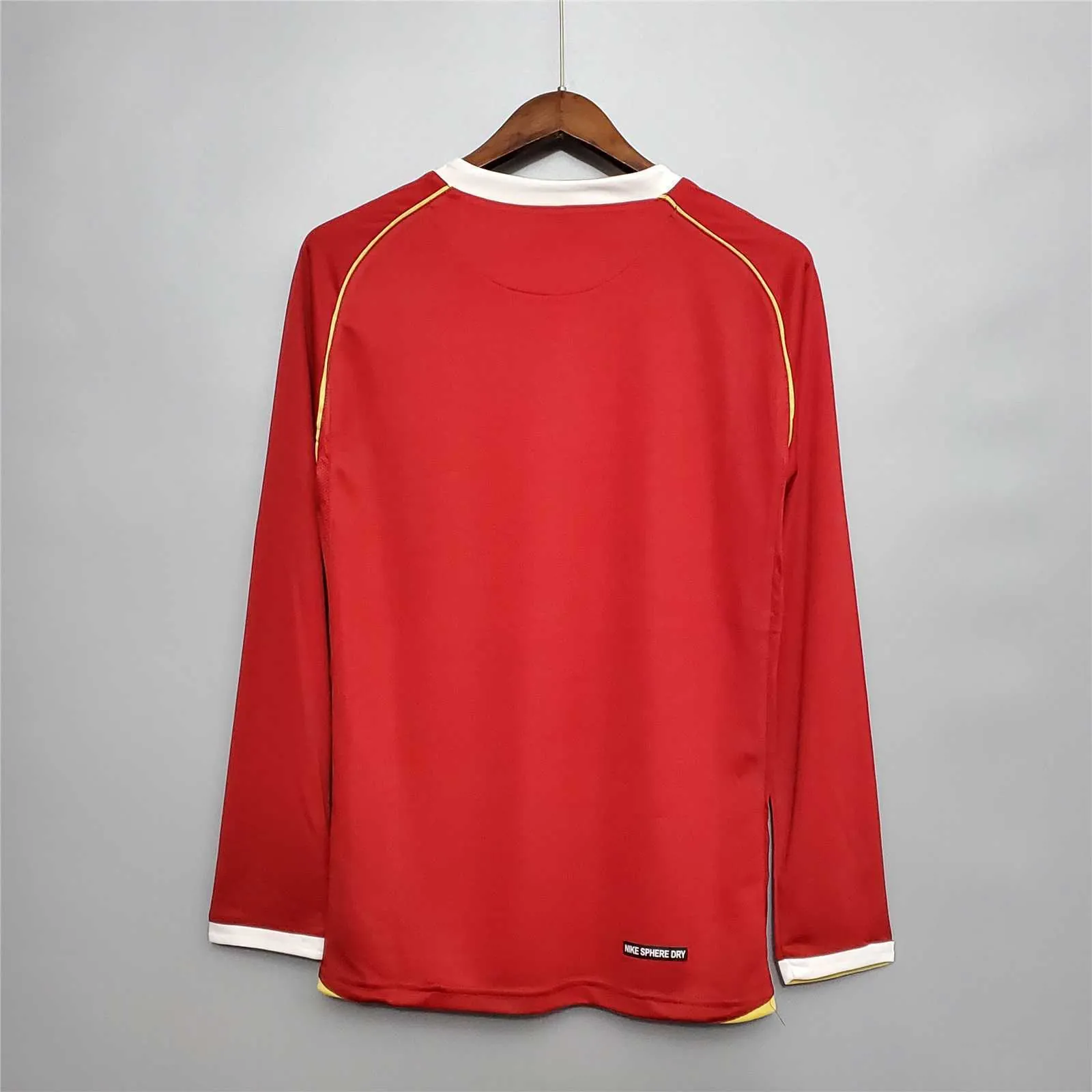 06-07 Manchester United home long sleeve 12