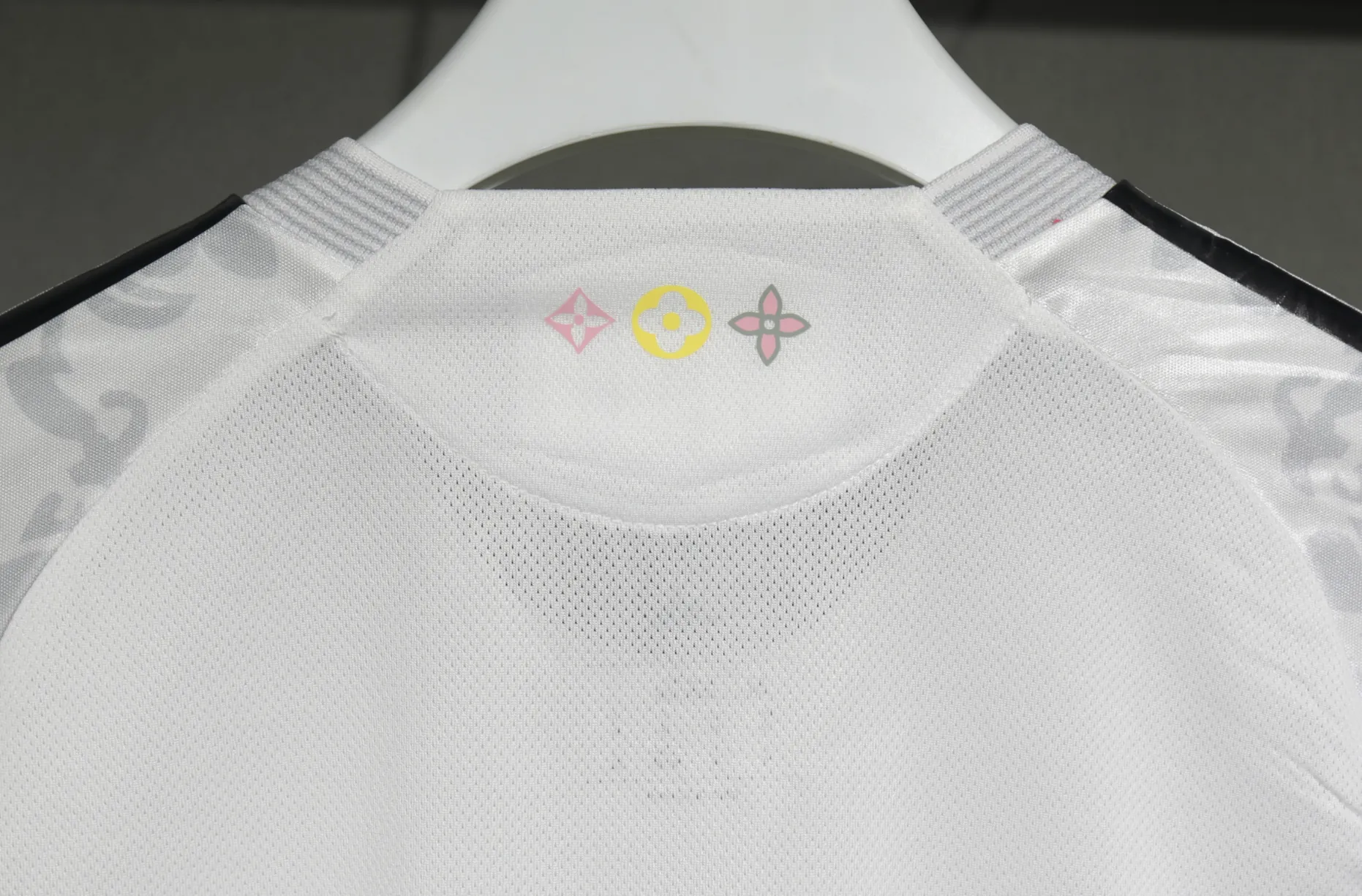 25-26 Real Madrid LV Galaxy Lights Joint Special Edition Sports Shirt AAAAJersey Supplier Yupoo 1