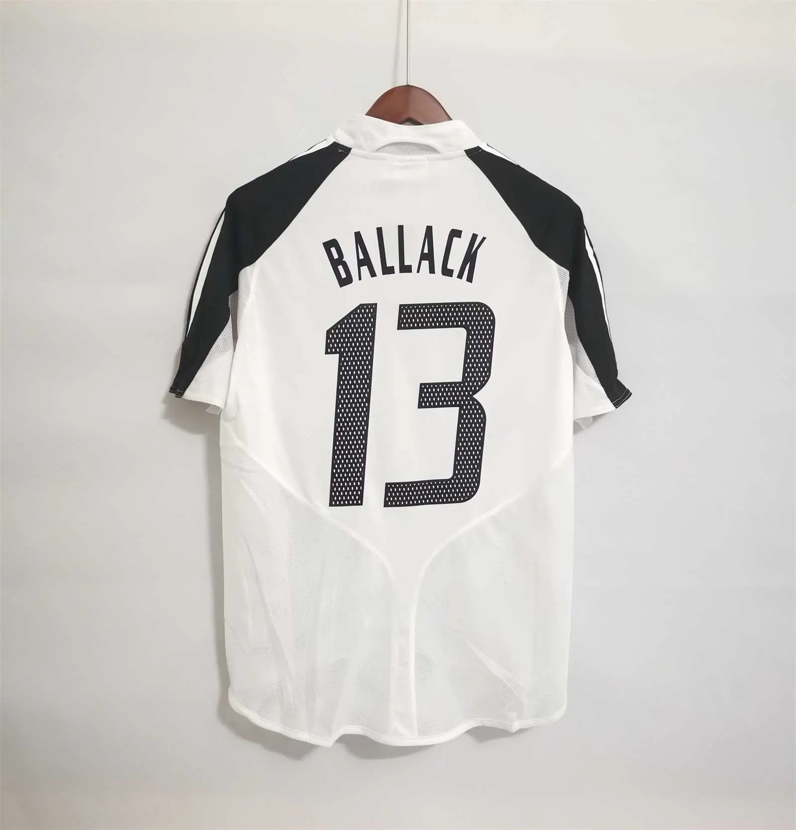 2004 Germany home white 10