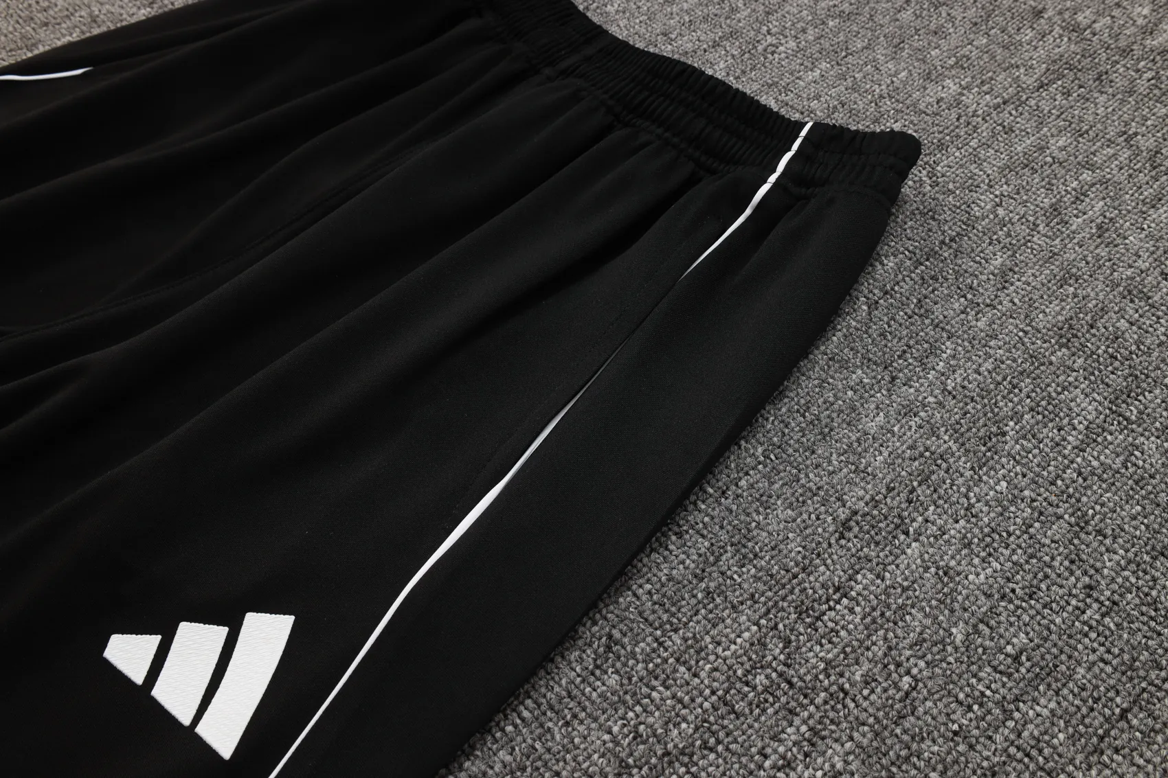 25-26 Real Madrid Black Player Version Training Kits Football Tracksuits 3