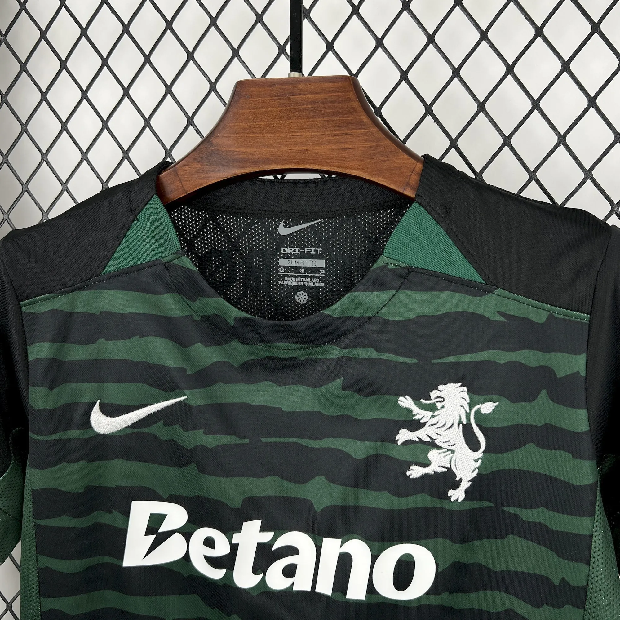 25-26 Kids Sporting Lisbon Goalkeeper Kit Youth Apparels Football AAAAJersey Dropship Yupoo 3