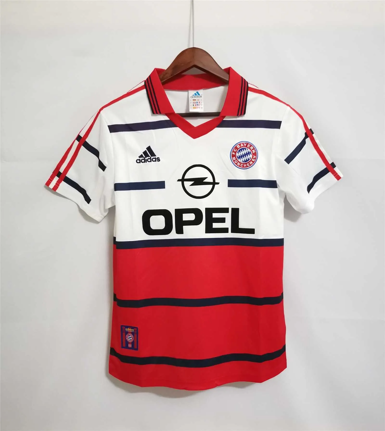 98-01 Bayern Munich away 8