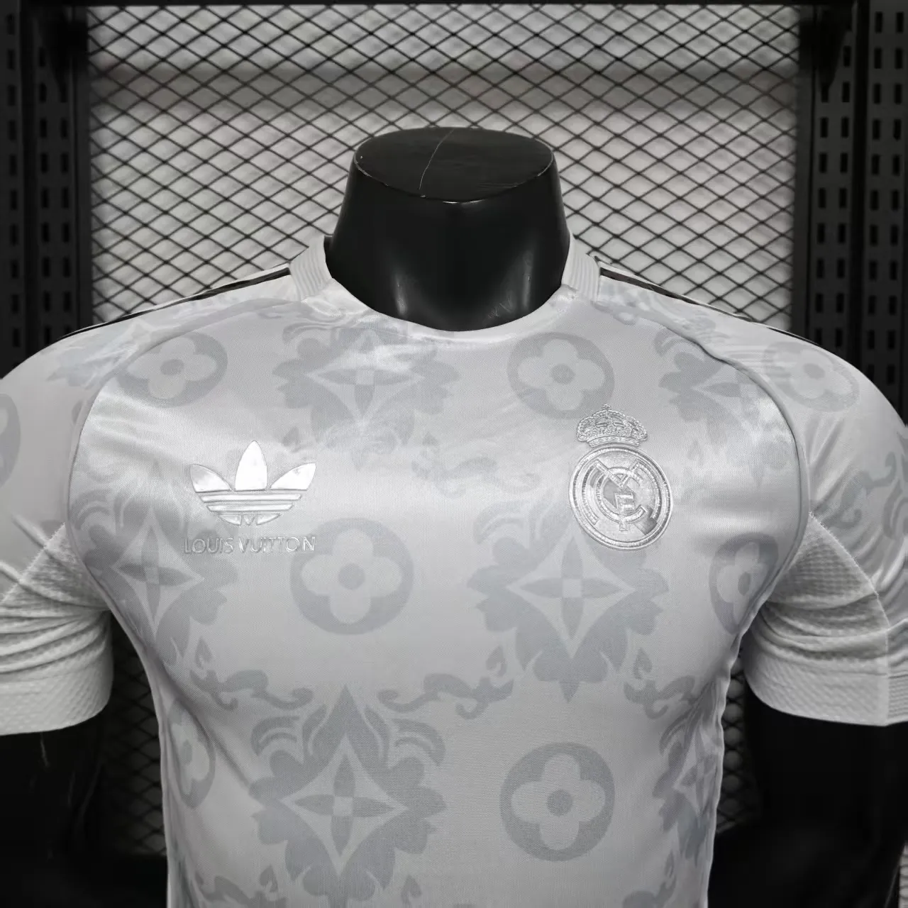 25-26 Real Madrid LV Galaxy Lights Joint Special Edition Soccer Shirt AAAAJersey Yupoo 6