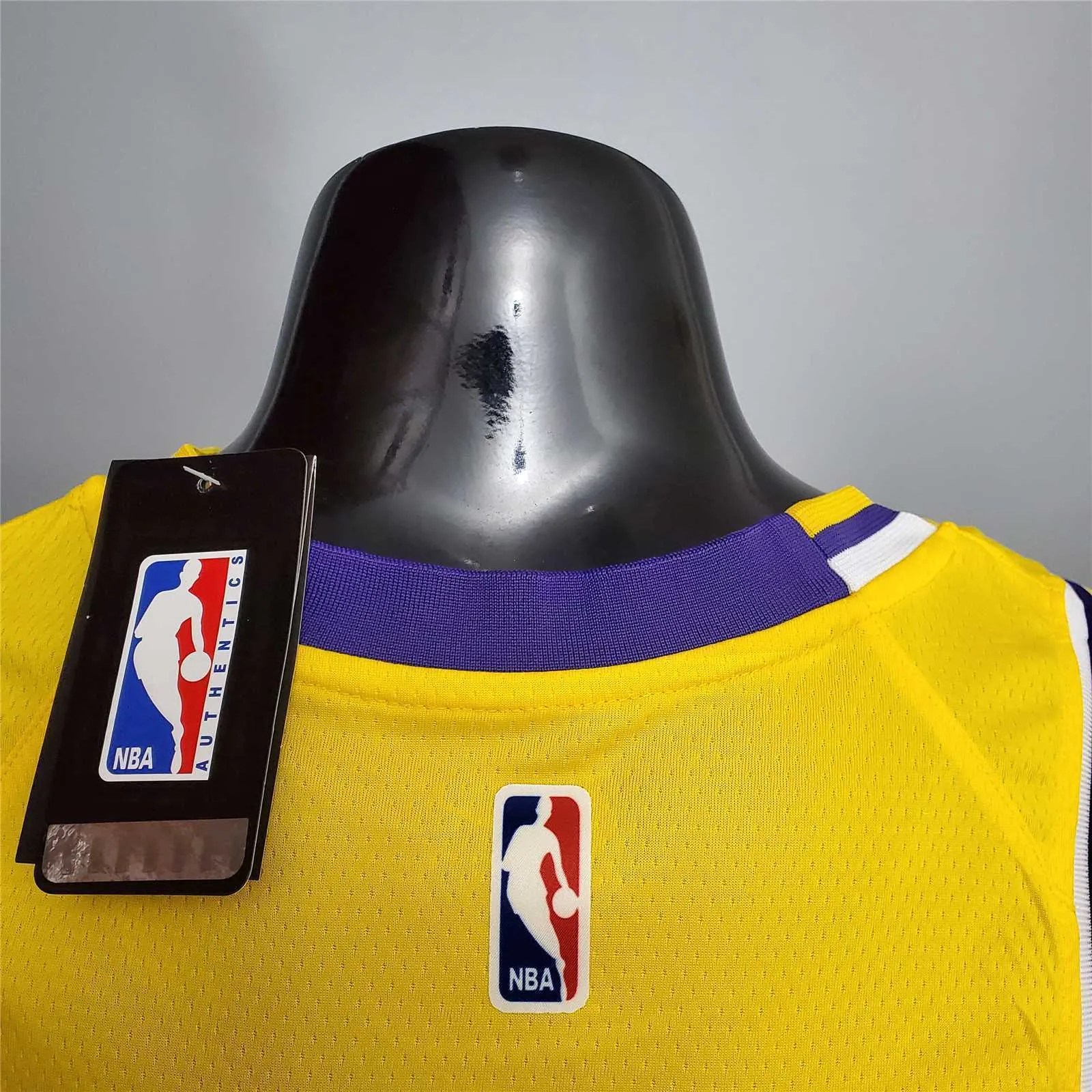 KUZMA #0 Lakers Round neck yellow 3