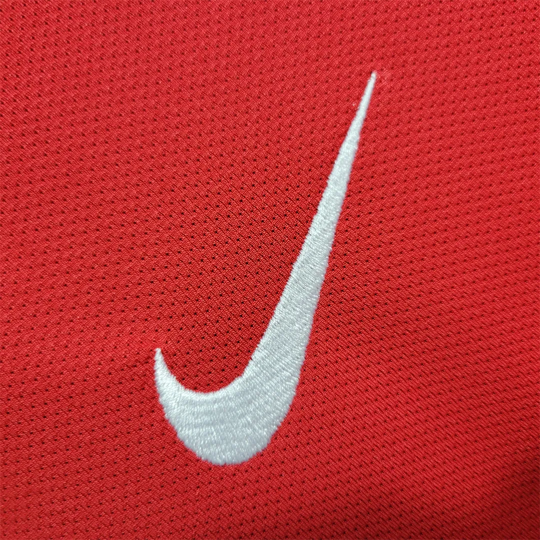 10-11 Manchester United home 6