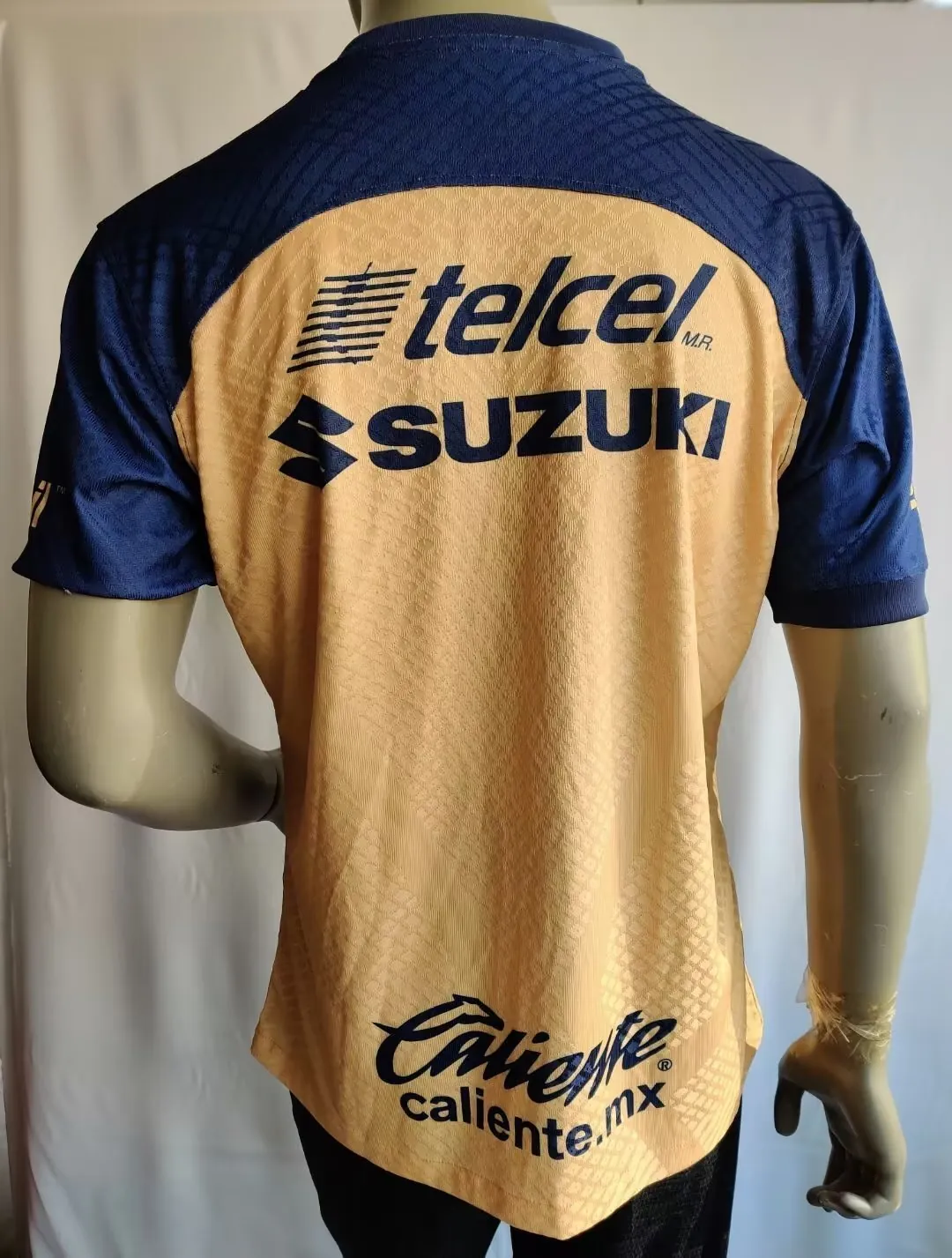 22-23 Pumas home player version 1